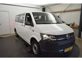 Volkswagen Transporter (2018) thumbnail 2