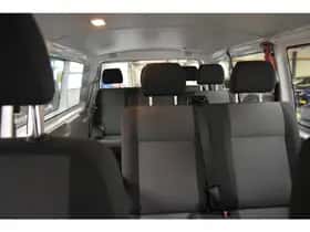 Volkswagen Transporter (2018) thumbnail 11