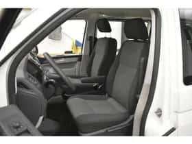 Volkswagen Transporter (2018) thumbnail 18