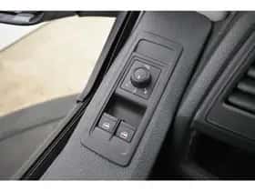 Volkswagen Transporter (2018) thumbnail 19
