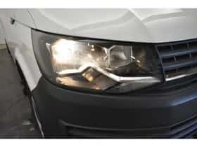 Volkswagen Transporter (2018) thumbnail 3
