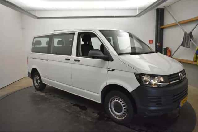 Volkswagen Transporter (2018) thumbnail 4