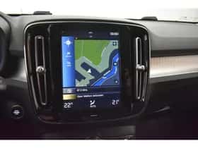 Volvo XC40 (2021) thumbnail 3