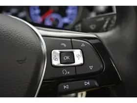Volkswagen Golf (2015) thumbnail 24