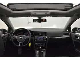 Volkswagen Golf (2015) thumbnail 5