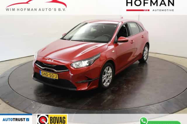 Kia Ceed (2023) thumbnail 1