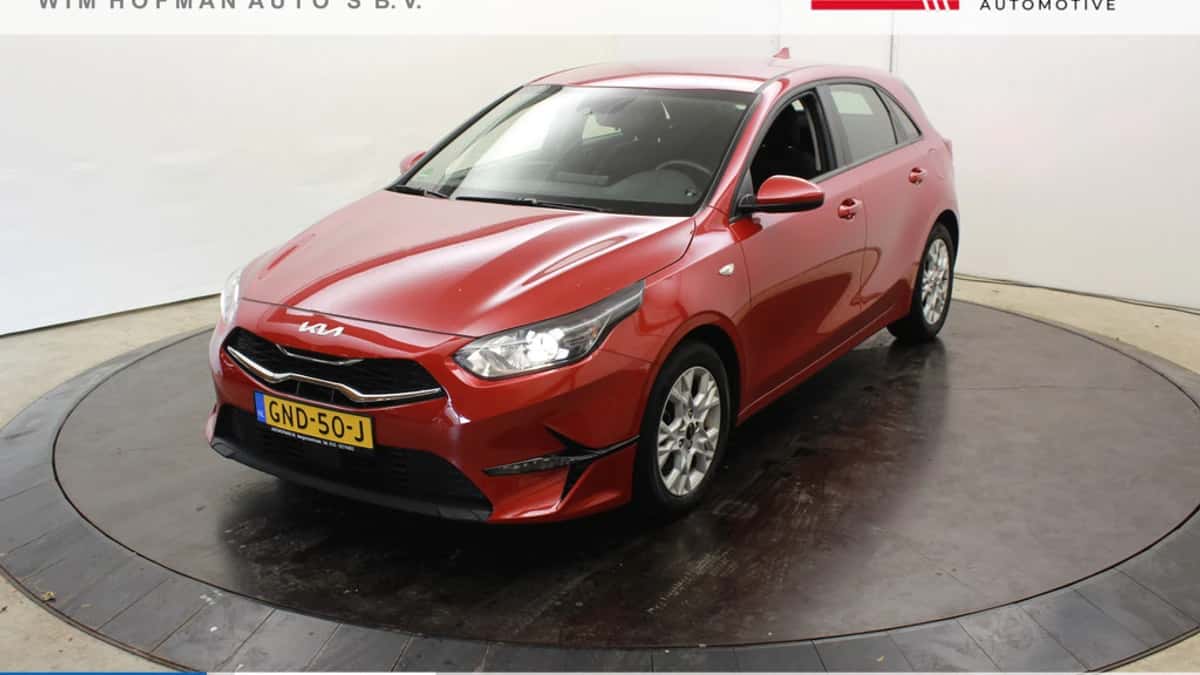 Kia Ceed (2023) — foto 1