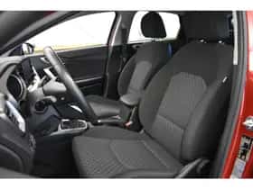 Kia Ceed (2023) thumbnail 2