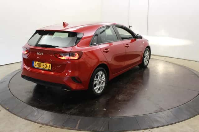 Kia Ceed (2023) thumbnail 6