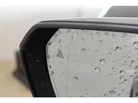 BMW iX (2022) thumbnail 11