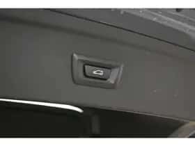 BMW iX (2022) thumbnail 13