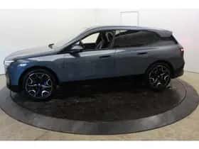 BMW iX (2022) thumbnail 16