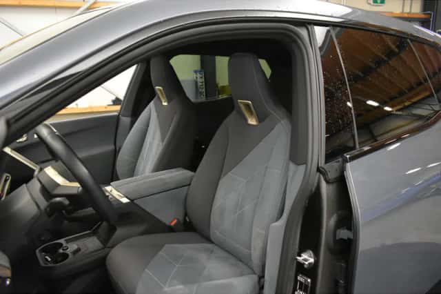 BMW iX (2022) thumbnail 3