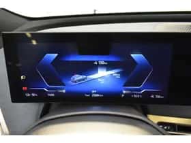 BMW iX (2022) thumbnail 38