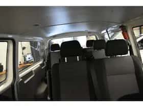 Volkswagen Transporter (2018) thumbnail 21