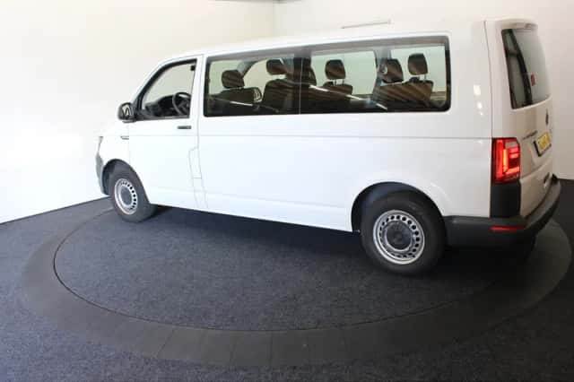 Volkswagen Transporter (2018) thumbnail 5