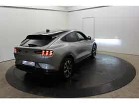 Ford Mustang Mach-E (2022) thumbnail 13