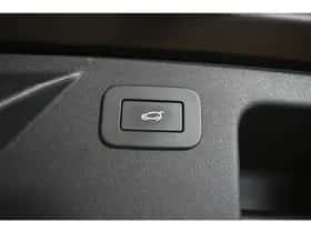 Land Rover Discovery Sport (2022) thumbnail 8