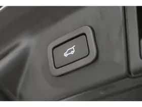 Land Rover Range Rover Velar (2022) thumbnail 8