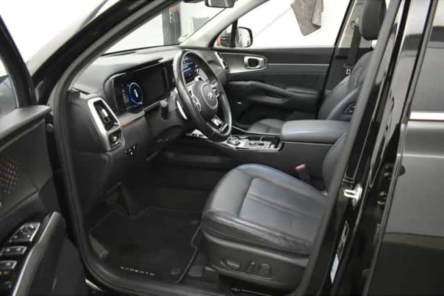 Kia Sorento (2021) thumbnail 2
