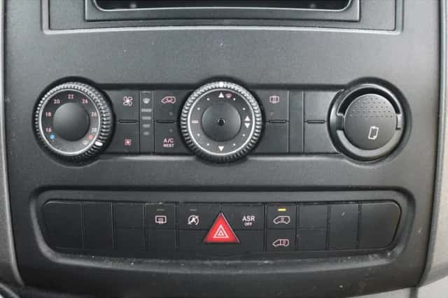 Volkswagen Crafter (2014) thumbnail 4