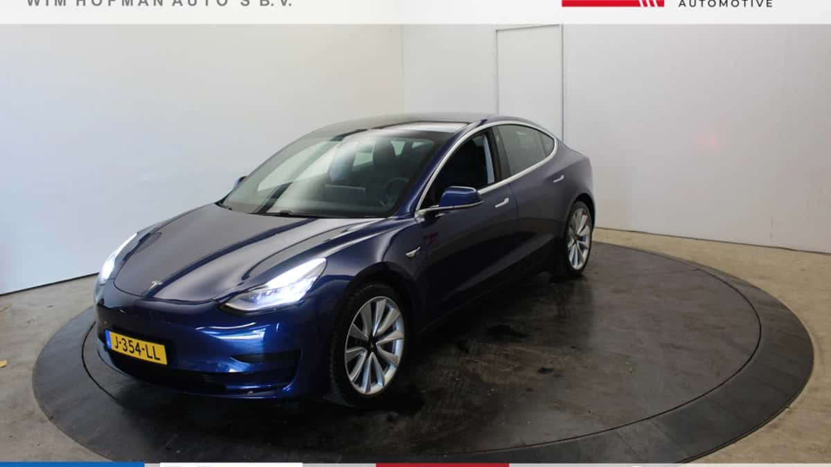 Tesla Model 3 (2020) — foto 1