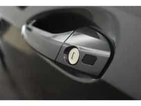 Mercedes-Benz E-Klasse (2013) thumbnail 11
