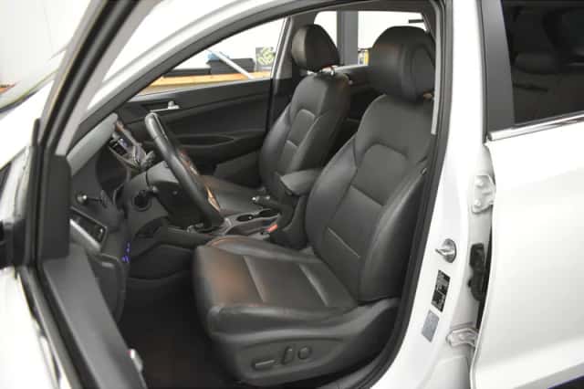 Hyundai Tucson (2017) thumbnail 2