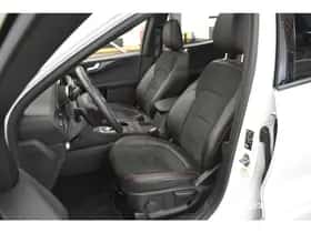 Ford Kuga (2020) thumbnail 3