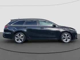 Kia Ceed Sportswagon (2021) thumbnail 2