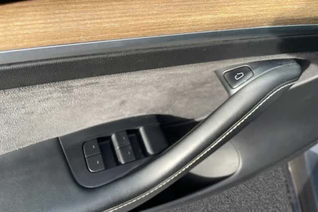 Tesla Model 3 (2022) thumbnail 6