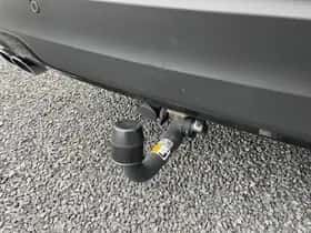 Ford Explorer (2021) thumbnail 3