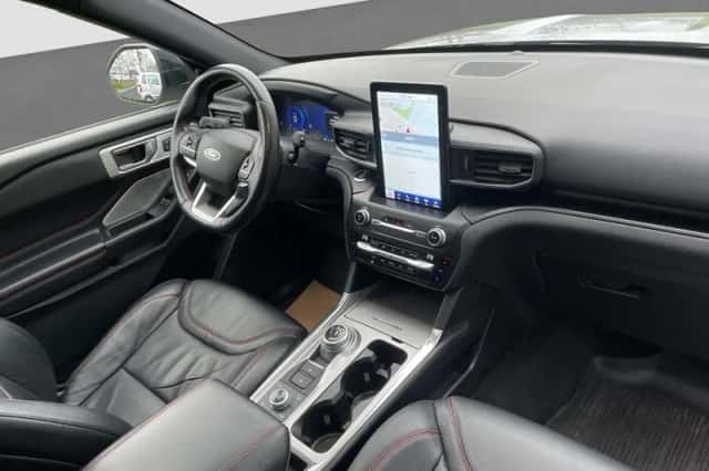 Ford Explorer (2021) thumbnail 4