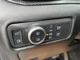 Ford Explorer (2021) thumbnail 32