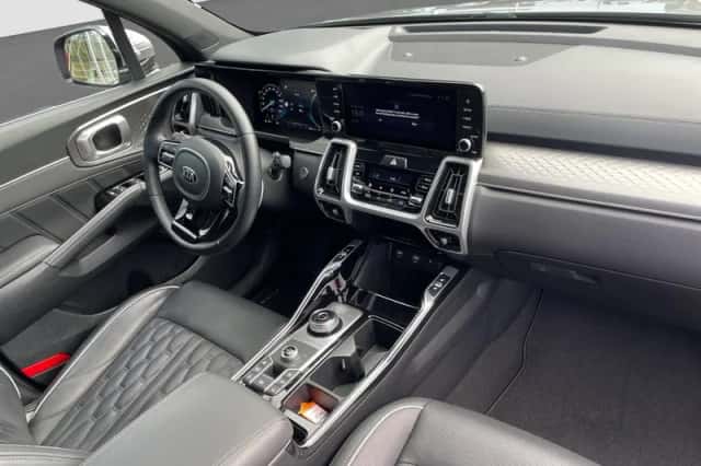 Kia Sorento (2021) thumbnail 2