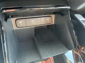 Kia Sorento (2021) thumbnail 16