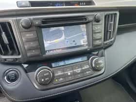 Toyota RAV4 (2015) thumbnail 12