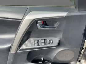 Toyota RAV4 (2015) thumbnail 14