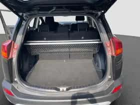 Toyota RAV4 (2015) thumbnail 16