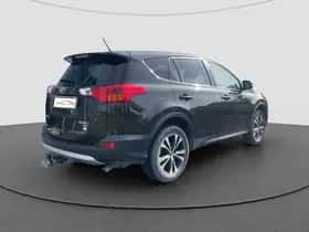 Toyota RAV4 (2015) thumbnail 6