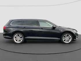 Volkswagen Passat (2016) thumbnail 5