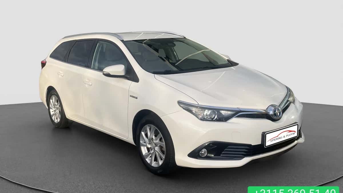 Toyota Auris (2017) — foto 1