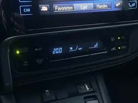 Toyota Auris (2017) thumbnail 13