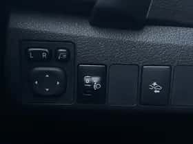 Toyota Auris (2017) thumbnail 17