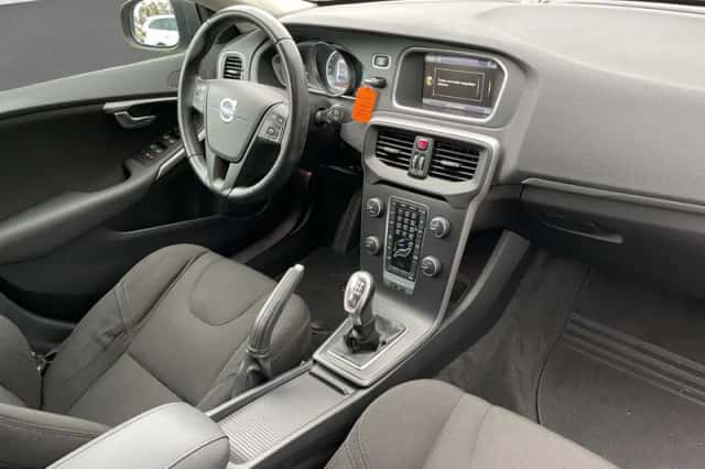 Volvo V40 (2012) thumbnail 2
