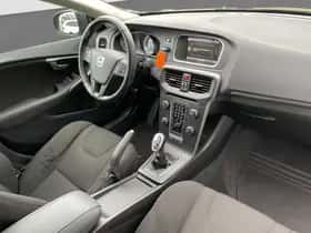 Volvo V40 (2012) thumbnail 2