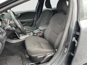 Volvo V40 (2012) thumbnail 10
