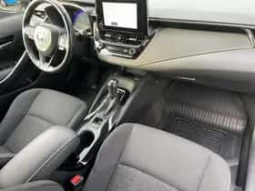 Toyota Corolla (2022) thumbnail 2
