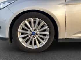 Ford Focus (2015) thumbnail 23