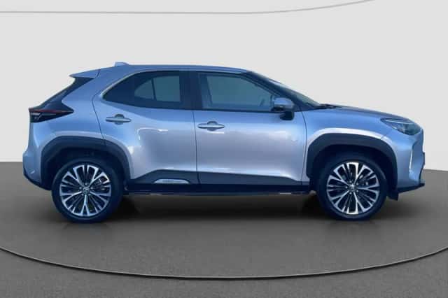 Toyota Yaris Cross (2022) thumbnail 2